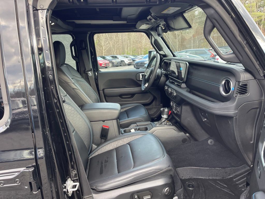 Used 2024 Jeep Wrangler High Altitude AWD/4WD image 13