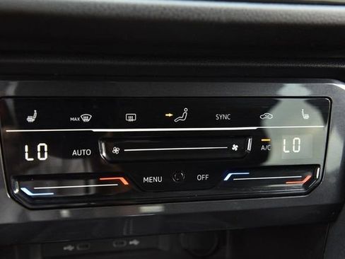 Certified 2023 Volkswagen Tiguan SE FWD image 14