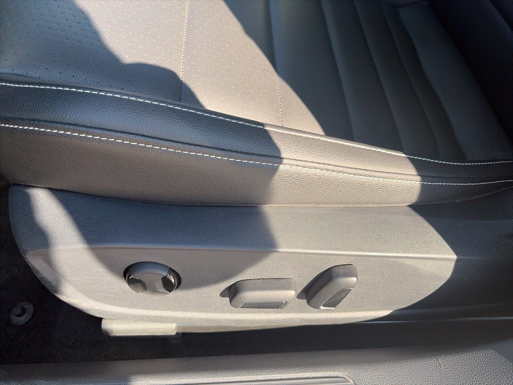 Used 2024 Volkswagen Jetta SE FWD image 18