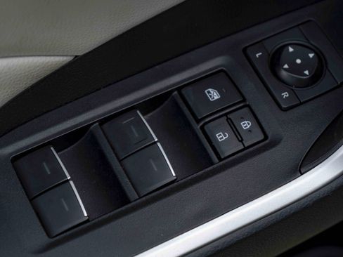 Used 2025 Toyota RAV4 XLE Premium image 36