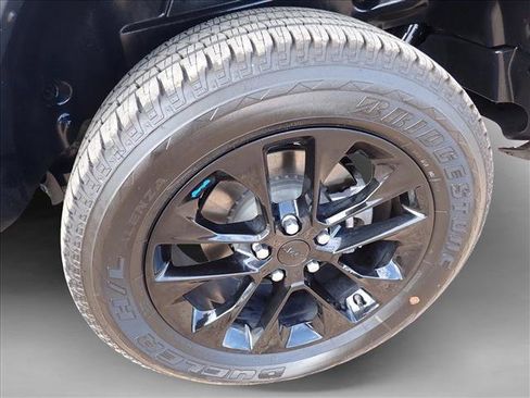Used 2023 Jeep Wrangler Unlimited Sahara AWD/4WD image 7