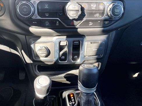 Used 2021 Jeep Wrangler Willys image 15