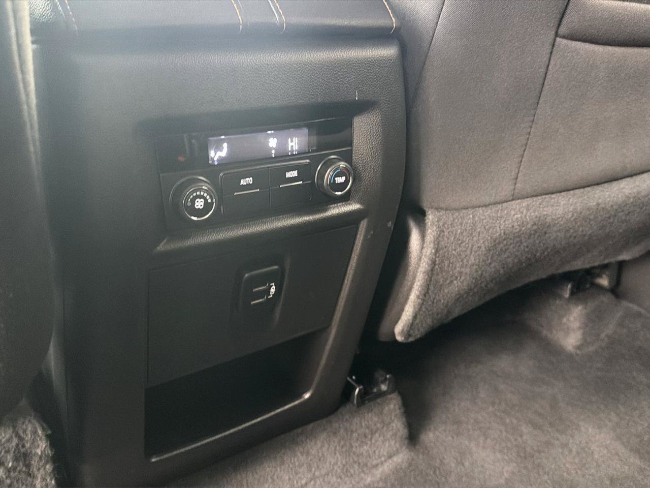 Used 2018 Chevrolet Traverse LT AWD/4WD image 23