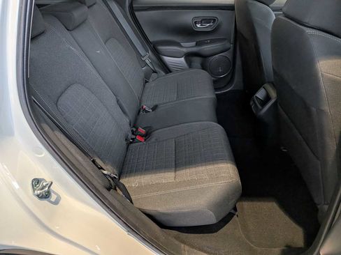 Used 2023 Honda HR-V LX image 18