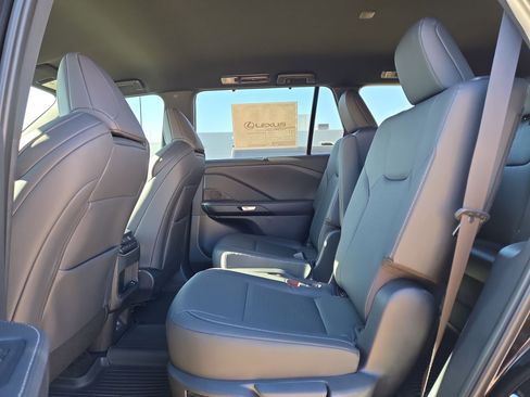 New 2026 Lexus TX 500h AWD image 13