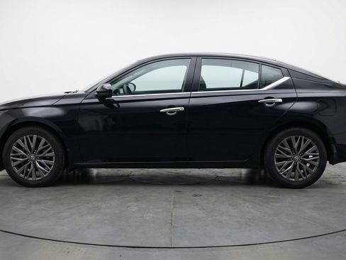 Used 2025 Nissan Altima 2.5 SV FWD image 5