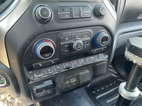 Used 2022 Chevrolet Silverado 2500 LT w/ Convenience Package image 20