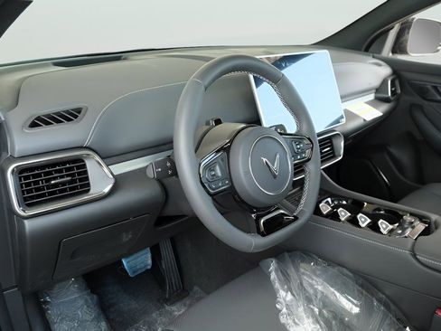 New 2025 VinFast VF 8 Plus AWD/4WD image 6