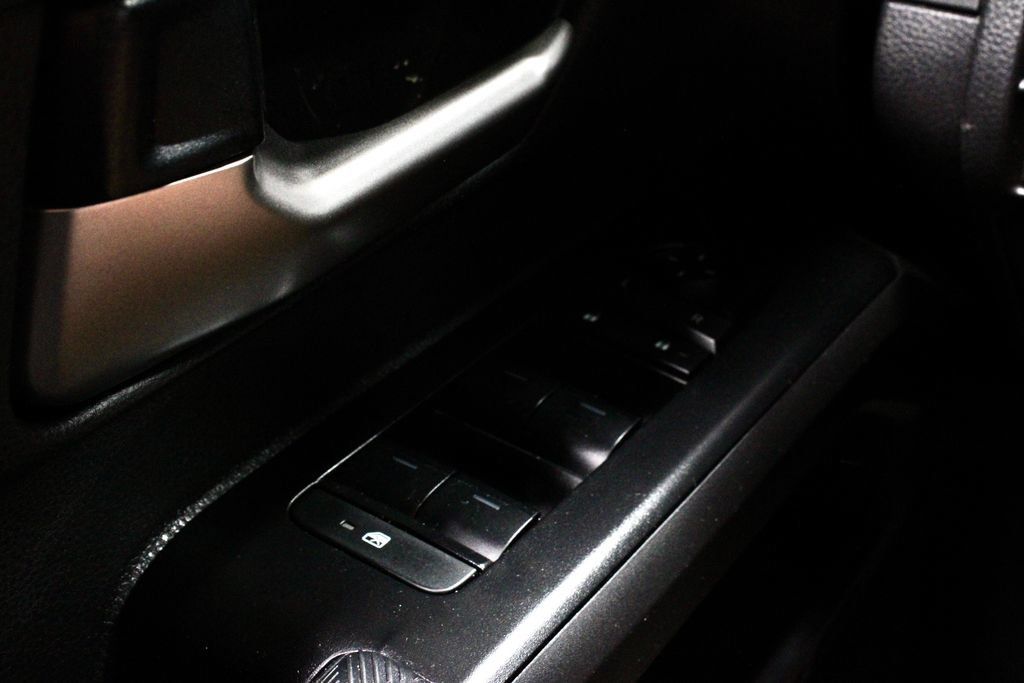 Used 2025 Toyota Tacoma TRD Sport AWD/4WD image 25