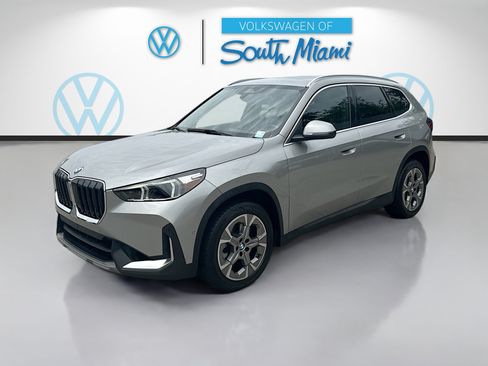 Used 2023 BMW X1 xDrive28i AWD/4WD image 3