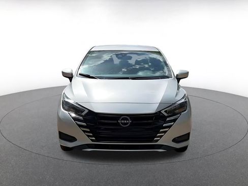 Used 2025 Nissan Versa SV image 4