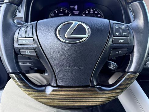 Used 2017 Lexus LS 460 w/ Comfort Package RWD image 32