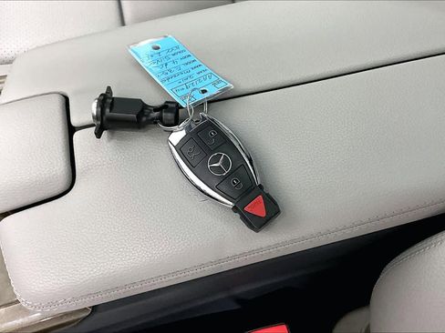 Used 2010 Mercedes-Benz E 350 Sedan image 14