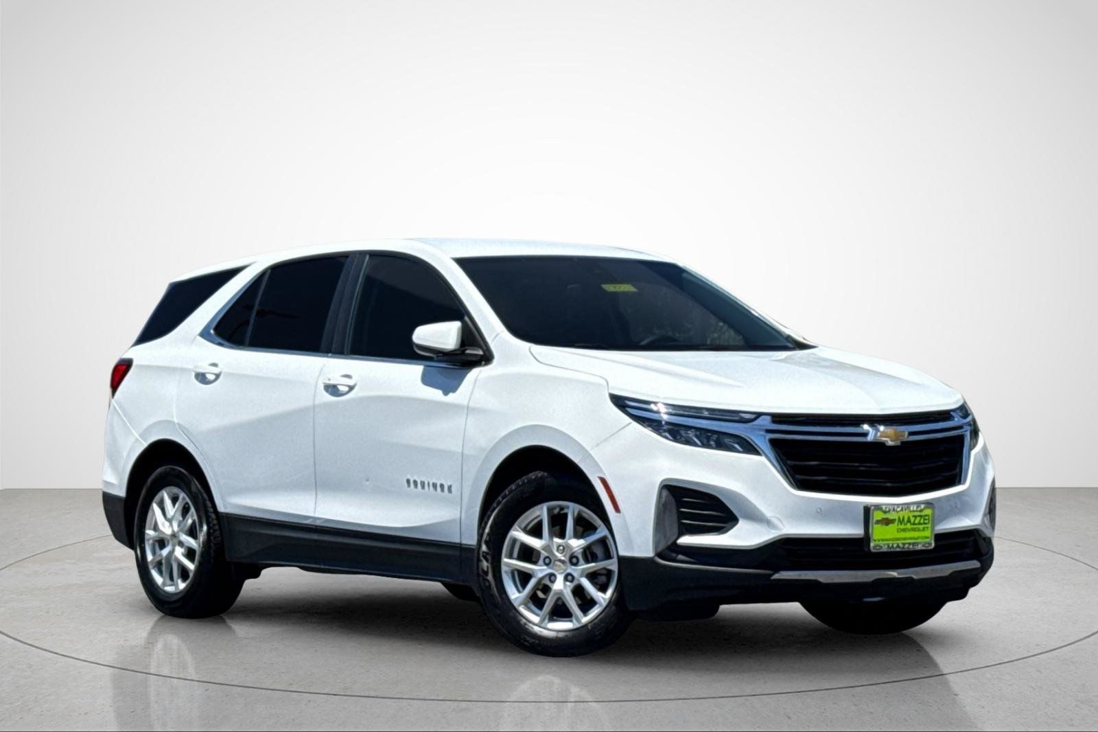 Used 2024 Chevrolet Equinox LT FWD image 2