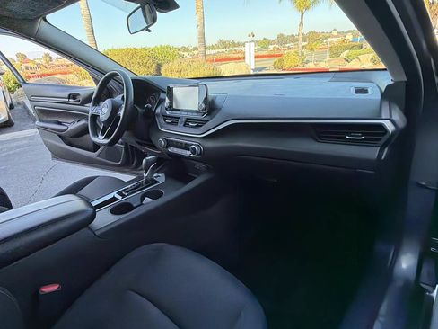 Used 2024 Nissan Altima 2.5 S FWD image 19