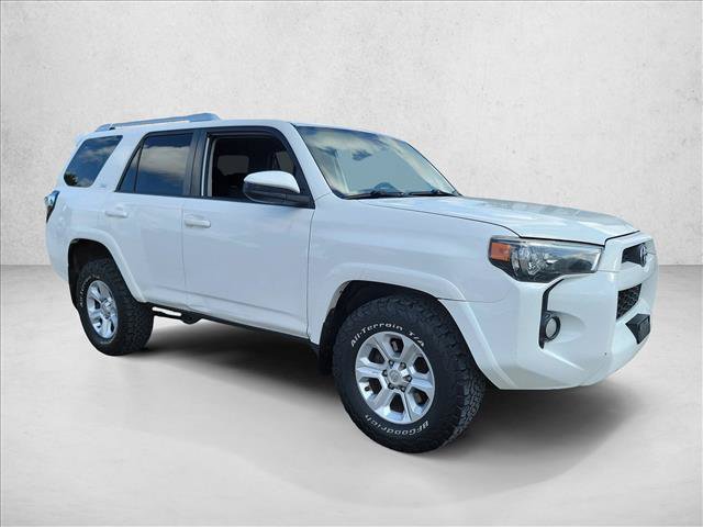 Used 2017 Toyota 4Runner SR5 AWD/4WD image 3