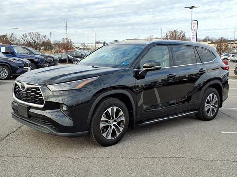 Certified 2022 Toyota Highlander XLE image 8