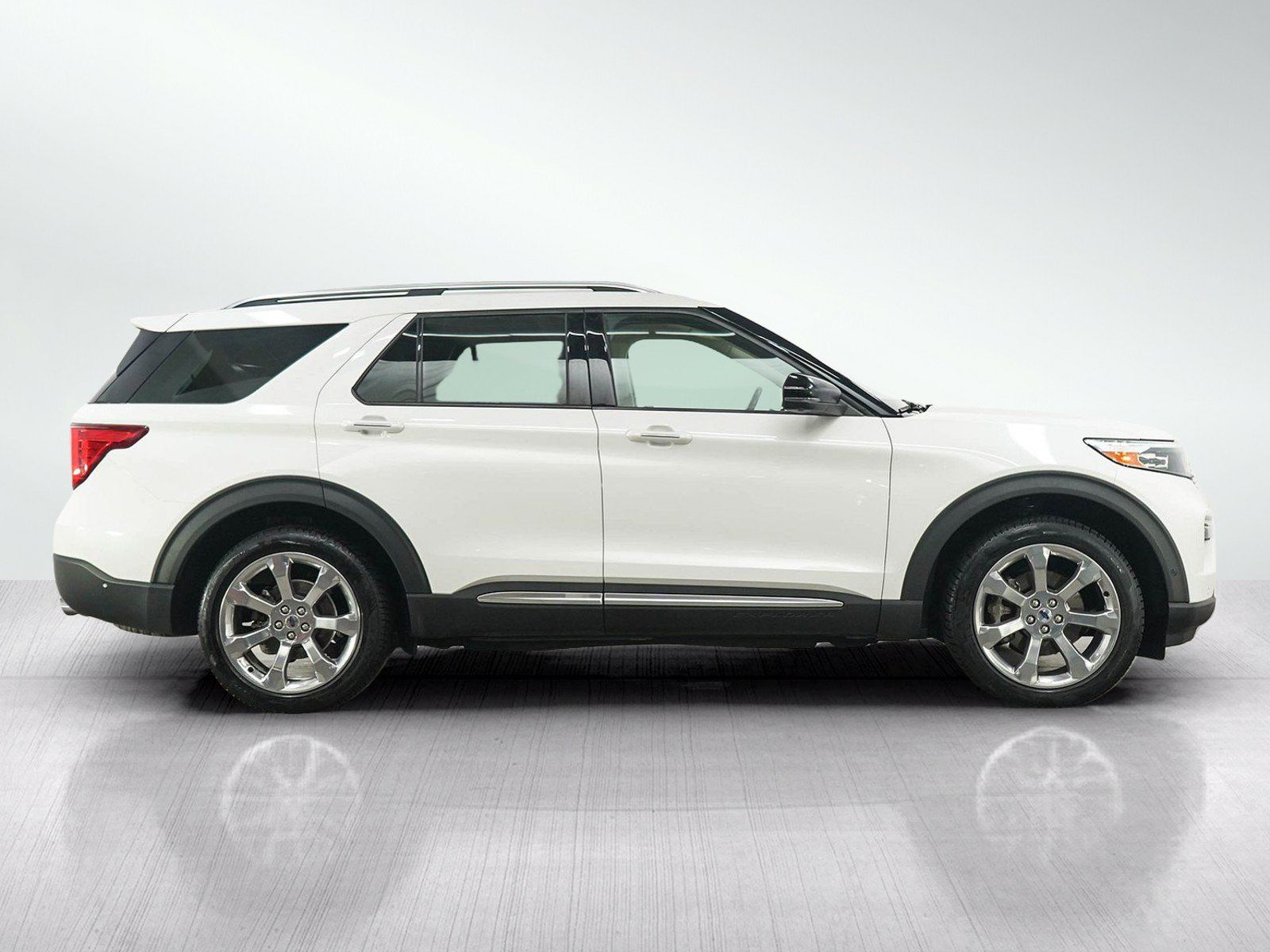 Used 2020 Ford Explorer Platinum w/ Premium Technology Package AWD/4WD image 6