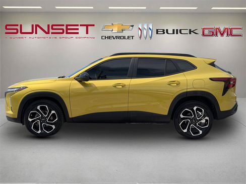 Certified 2024 Chevrolet Trax RS w/ Sunroof Package FWD image 4