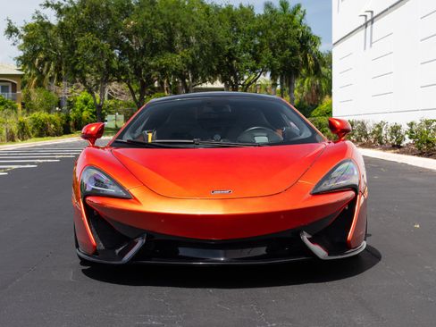 Used 2018 McLaren 570S RWD image 3