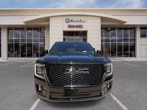 Used 2022 GMC Yukon XL Denali RWD image 4