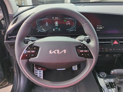 New 2025 Kia Niro SX Touring image 3