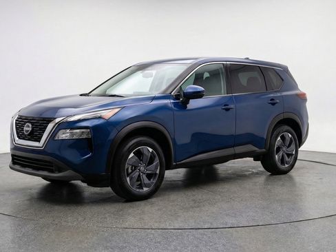 Used 2025 Nissan Rogue SV FWD image 3