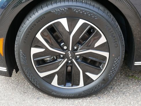 Certified 2023 Kia EV6 Wind AWD/4WD image 15