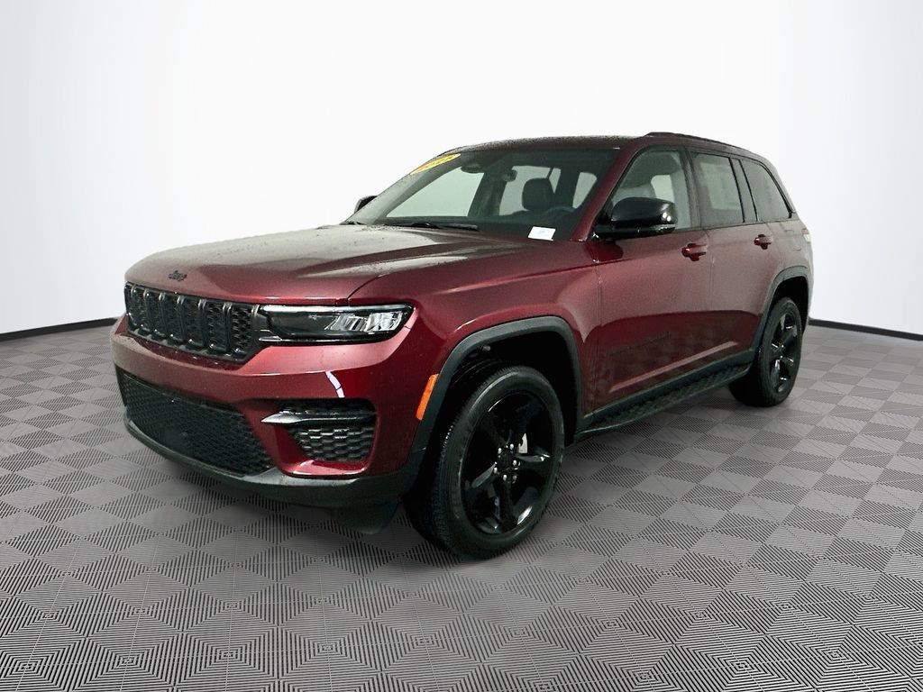 Certified 2025 Jeep Grand Cherokee Altitude AWD/4WD image 6