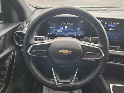 Used 2025 Chevrolet Equinox LT w/ Safety and Technology Package AWD/4WD image 16