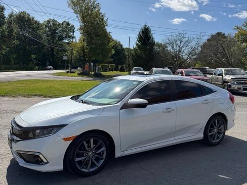 Used 2019 Honda Civic EX image 3