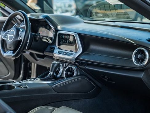 Used 2018 Chevrolet Camaro SS RWD image 21