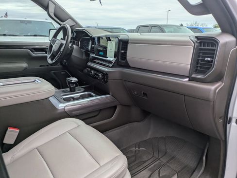 Used 2022 Chevrolet Silverado 1500 LTZ w/ LTZ Convenience Package II image 28