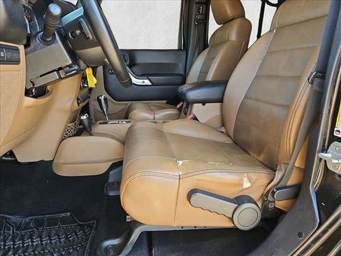 Used 2012 Jeep Wrangler Unlimited Rubicon w/ Dual Top Group AWD/4WD image 15