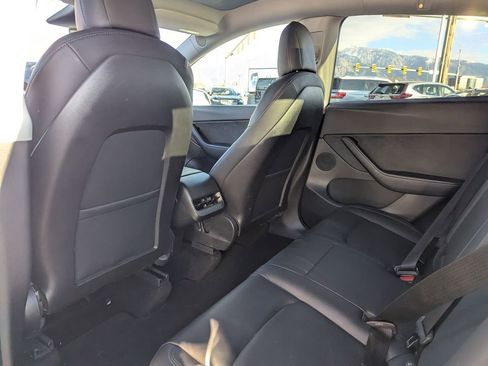 Used 2021 Tesla Model Y Long Range image 27