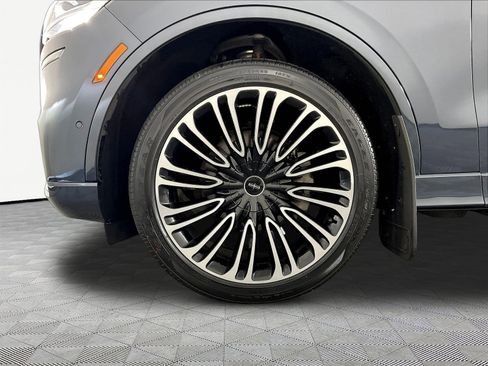 Used 2022 Lincoln Aviator Black Label w/ Dynamic Handling Package AWD/4WD image 33