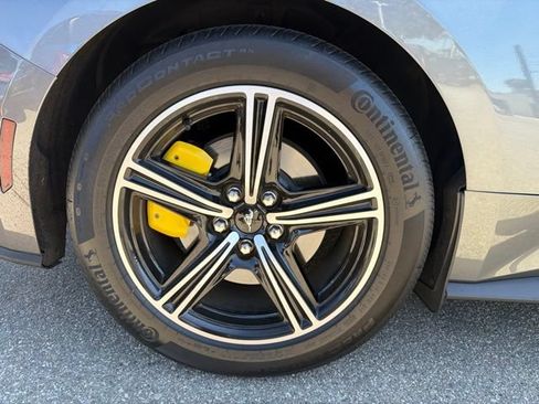 Used 2024 Ford Mustang Coupe RWD image 23