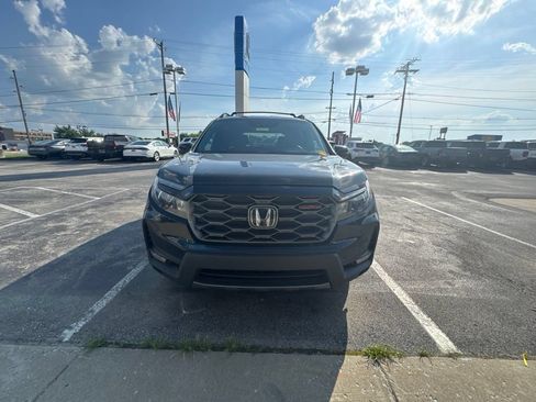 Used 2023 Honda Passport TrailSport image 2