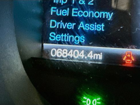 Used 2020 Ford Edge Titanium FWD image 19