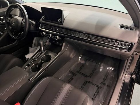 Used 2024 Honda Civic Sport image 9