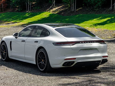 Used 2022 Porsche Panamera w/ Premium Package image 6