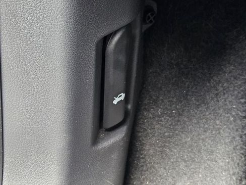 Used 2023 Nissan Rogue SV AWD/4WD image 33