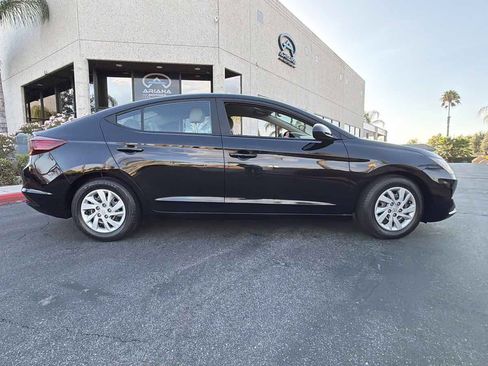 Used 2019 Hyundai Elantra SE FWD image 3