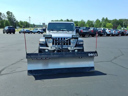 Used 2019 Jeep Wrangler Sport AWD/4WD image 9