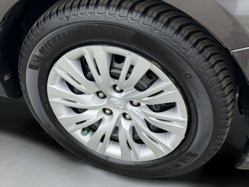 Used 2013 Toyota Camry LE FWD image 36