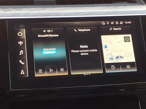 Used 2021 Audi e-tron Premium Plus w/ Premium Plus Package image 9