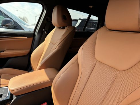 Used 2025 BMW X4 xDrive30i image 16