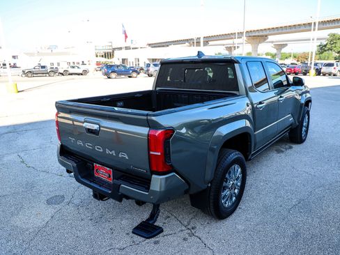 Certified 2025 Toyota Tacoma Limited AWD/4WD image 7