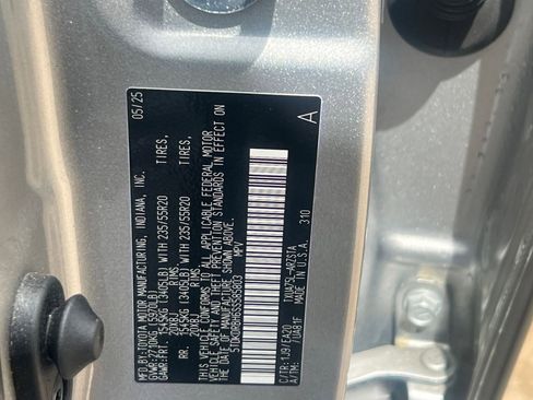 Used 2025 Toyota Highlander XSE image 30