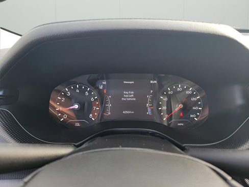 Used 2022 Jeep Compass Trailhawk image 16